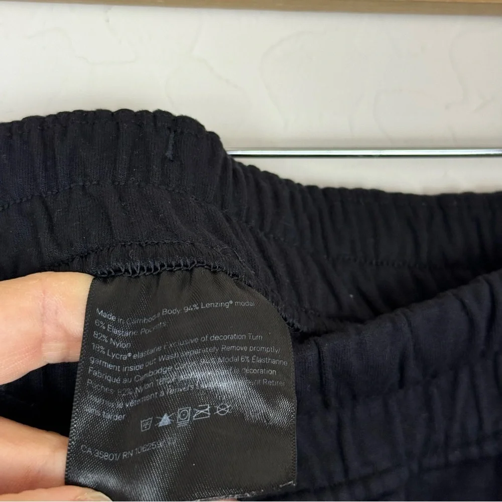lululemon dream on cropped pants in black - Picture 9 of 10